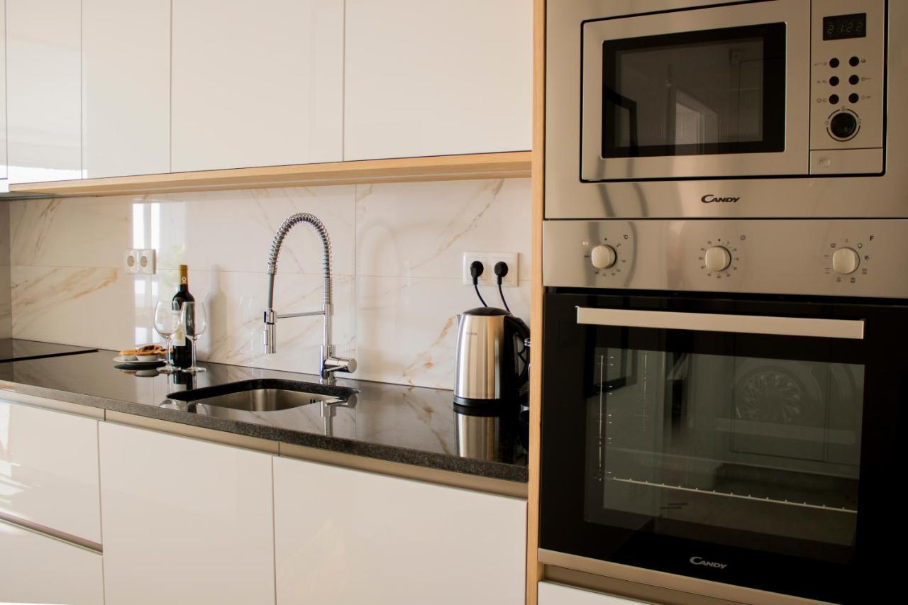 Top Ocean View Apartment - Amazing Sunset - Modern Style - Pool & 200M To Beach Portimão Buitenkant foto