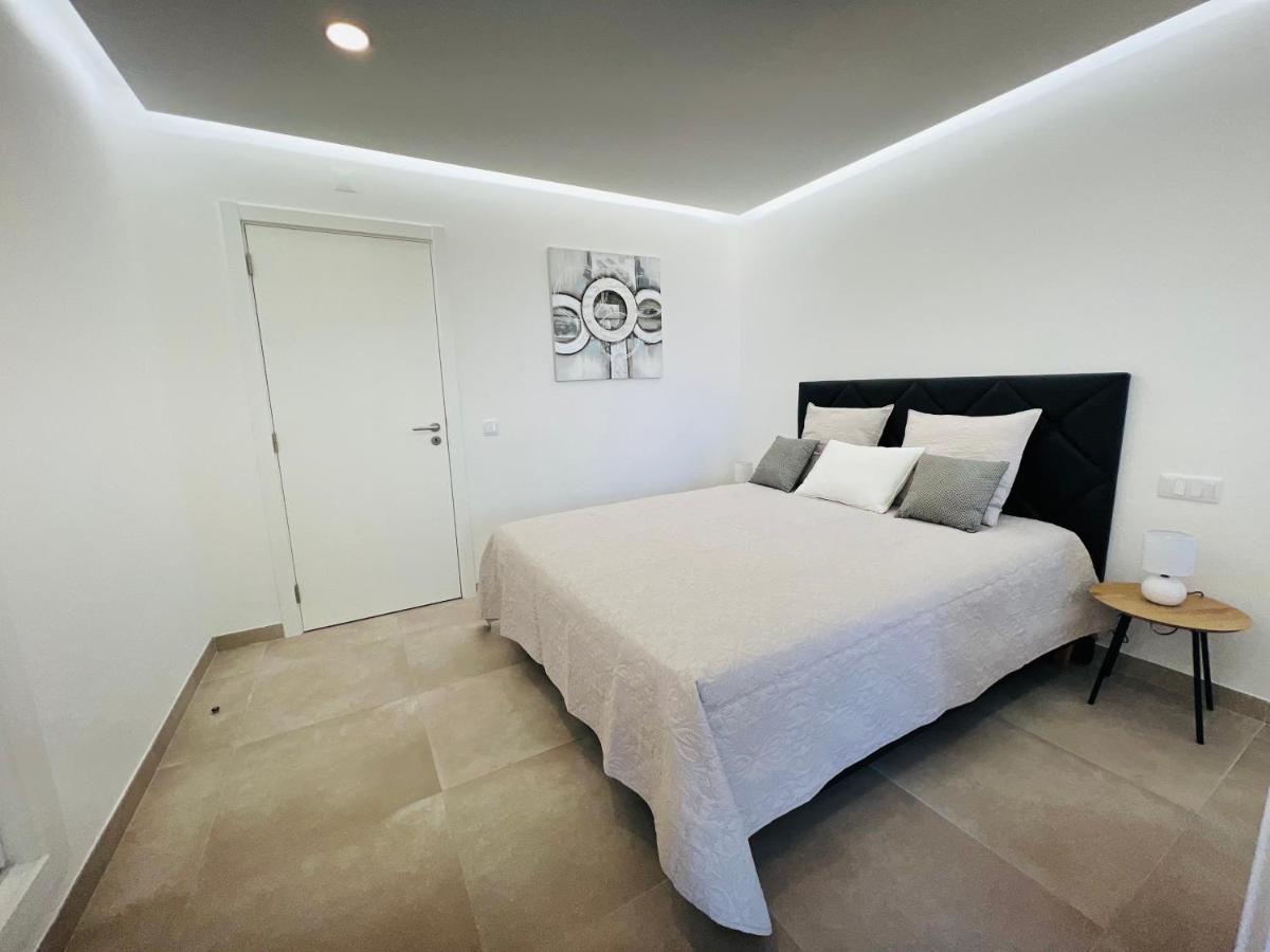 Top Ocean View Apartment - Amazing Sunset - Modern Style - Pool & 200M To Beach Portimão Buitenkant foto