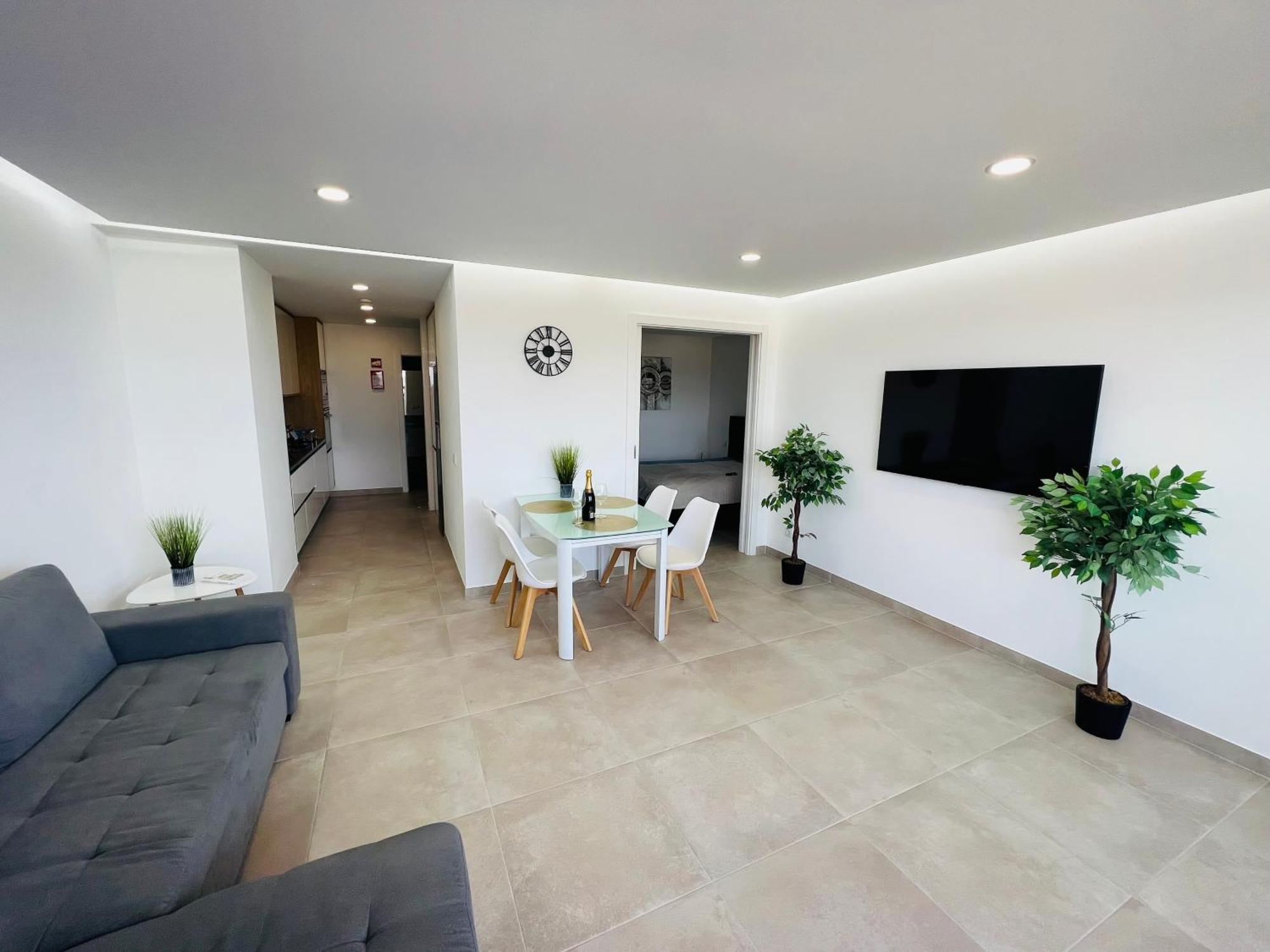 Top Ocean View Apartment - Amazing Sunset - Modern Style - Pool & 200M To Beach Portimão Buitenkant foto
