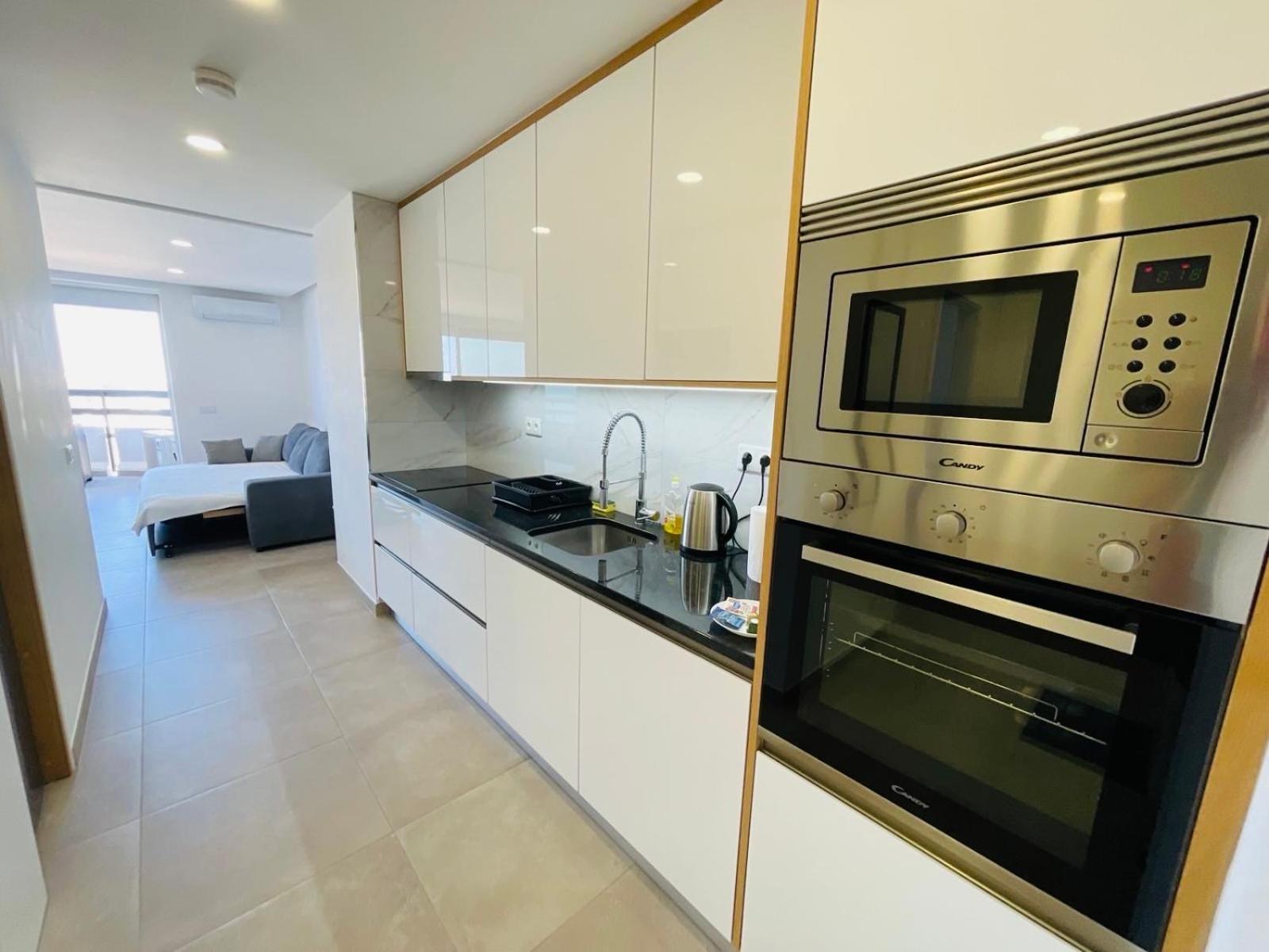 Top Ocean View Apartment - Amazing Sunset - Modern Style - Pool & 200M To Beach Portimão Buitenkant foto