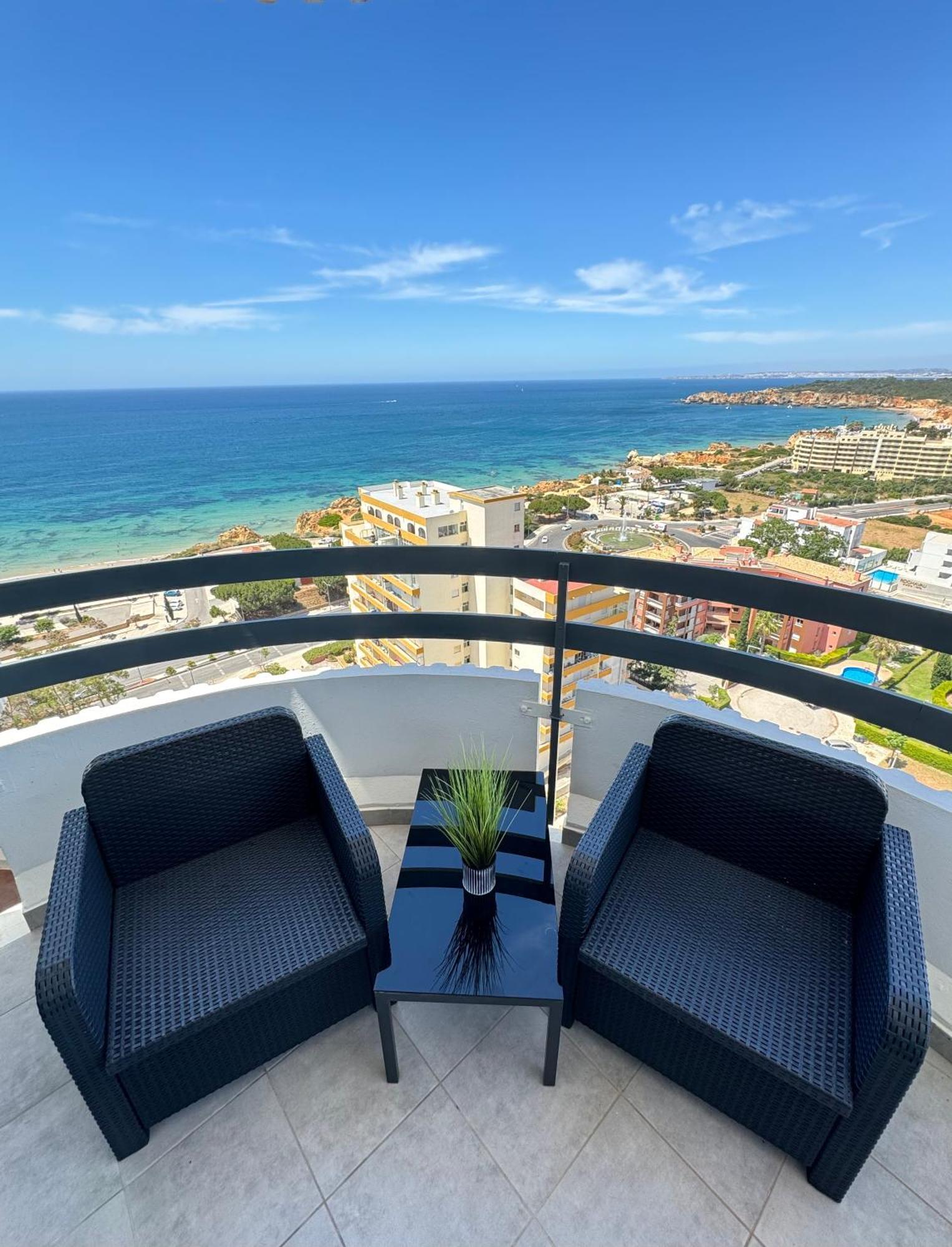 Top Ocean View Apartment - Amazing Sunset - Modern Style - Pool & 200M To Beach Portimão Buitenkant foto