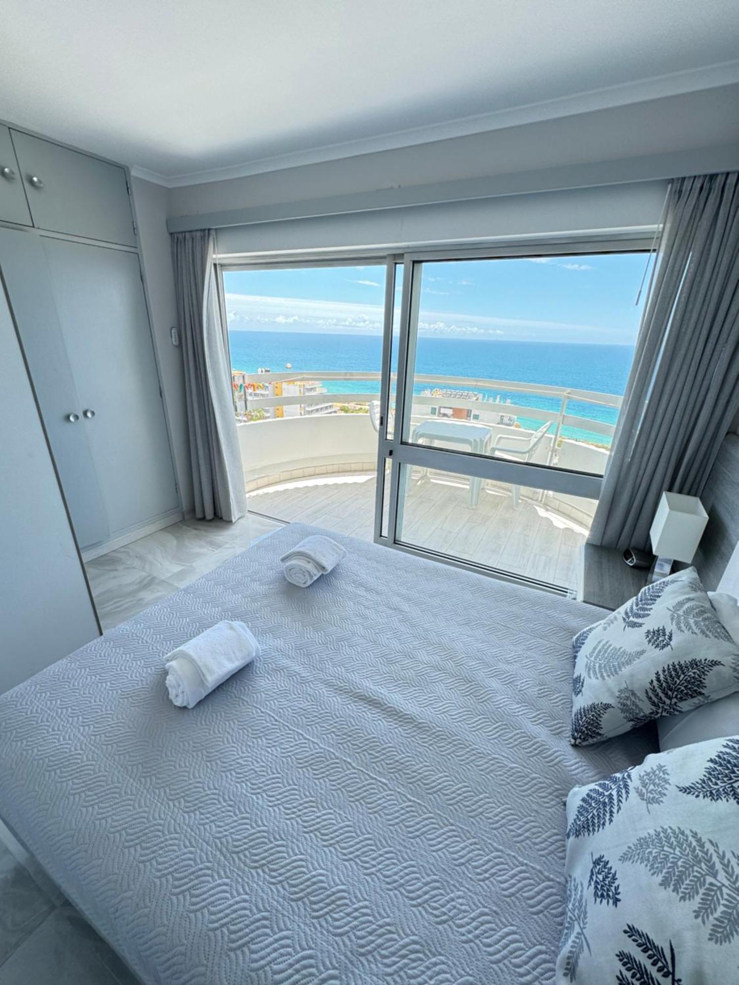 Top Ocean View Apartment - Amazing Sunset - Modern Style - Pool & 200M To Beach Portimão Buitenkant foto