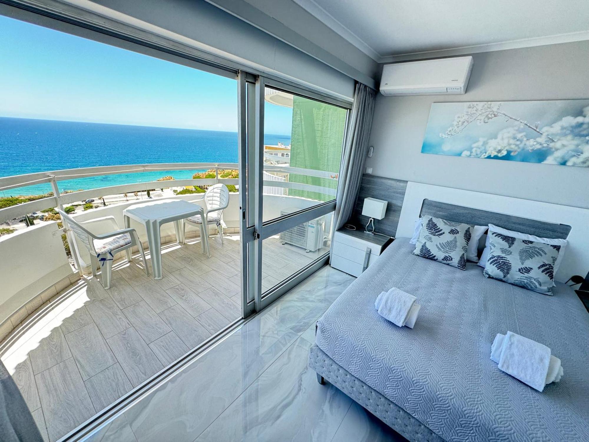 Top Ocean View Apartment - Amazing Sunset - Modern Style - Pool & 200M To Beach Portimão Buitenkant foto