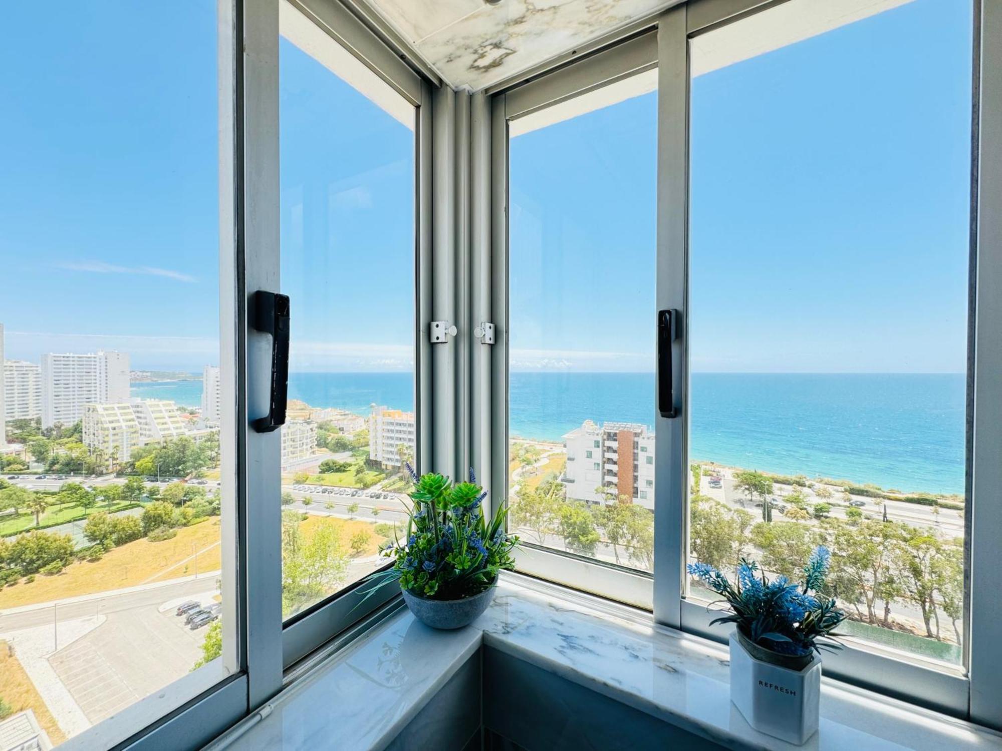 Top Ocean View Apartment - Amazing Sunset - Modern Style - Pool & 200M To Beach Portimão Buitenkant foto