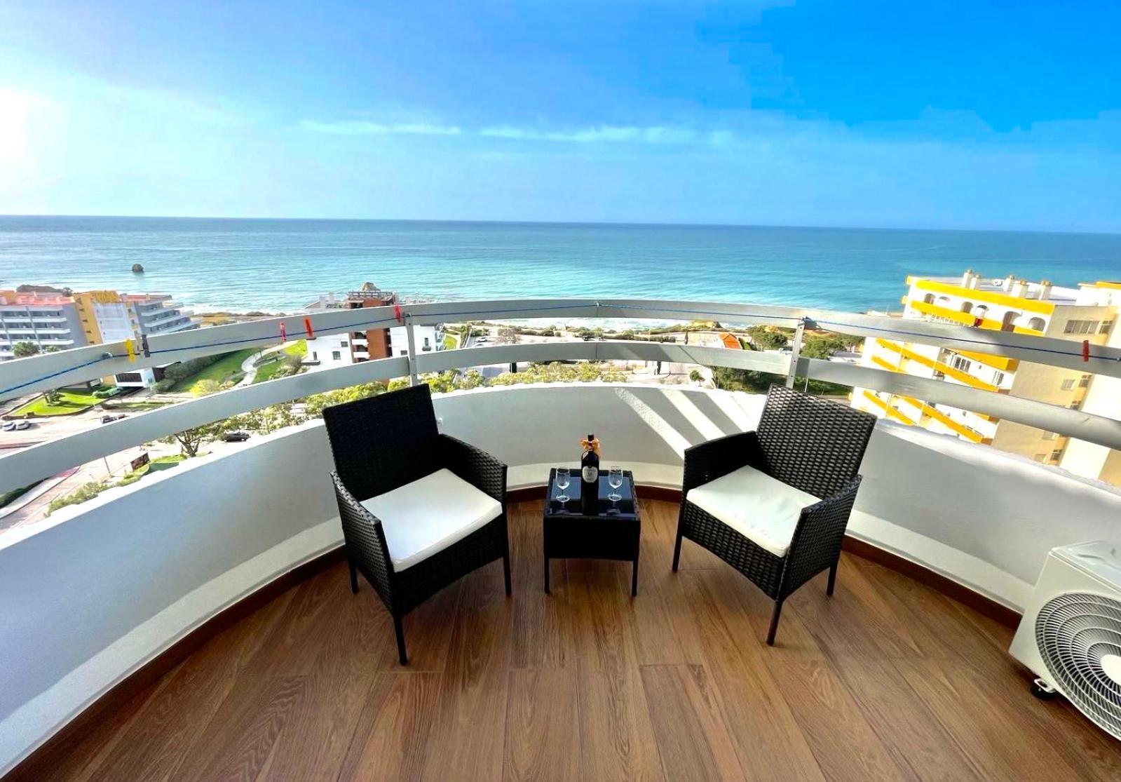 Top Ocean View Apartment - Amazing Sunset - Modern Style - Pool & 200M To Beach Portimão Buitenkant foto